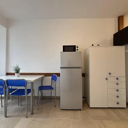 Cozy Flat Near The And The